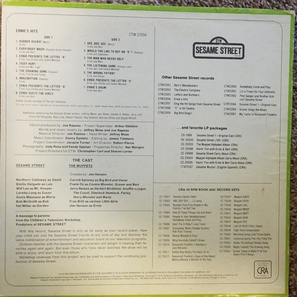 🥳🥳 VINTAGE Sesame Street Vinyl - Ernie's Hits - Picture 2 of 3